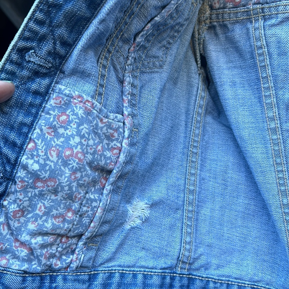 A&F Jean Jacket - Picture 8 of 10